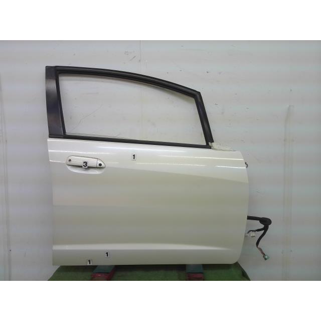 フィット DAA-GP1 フロント 右 ドア NH624P 白 個人宅配送不可 yatsu