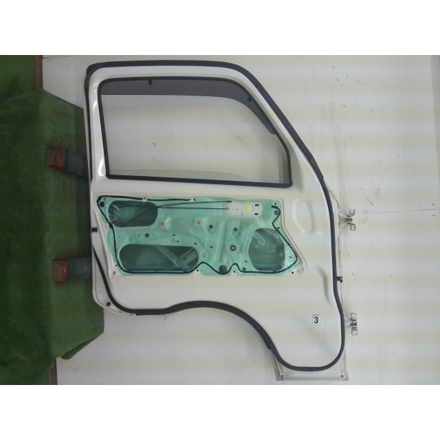 NT100クリッパー EBD-DR16T フロント 左 ドア 26U 白 個人宅配送不可 