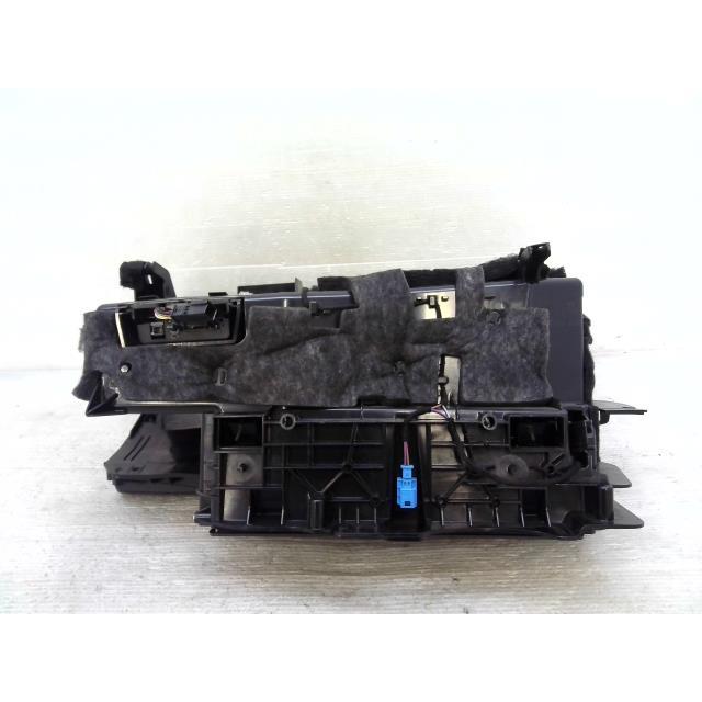 ベンツ Cクラス DBA-204047 グローブ ボックス 197 yatsu : ヤツヅカ