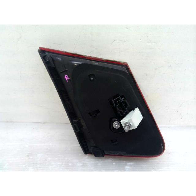 ベンツ Eクラス RBA-212036C 右フィニッシャーパネル 197 613000 E250