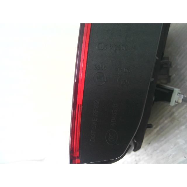 ベンツ Eクラス RBA-212036C 右フィニッシャーパネル 197 613000 E250
