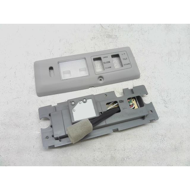 ランドクルーザープラド KD-KZJ78G ルームランプ 未使用品 マップ