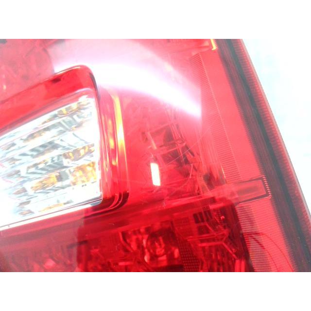 デリカD5 DBA-CV5W 右 テール ランプ ライト レンズ F16X68 1146-378 