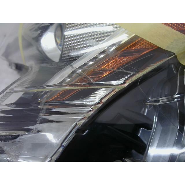 新品同様】プリウス DAA-ZVW51 左ヘッドランプ
