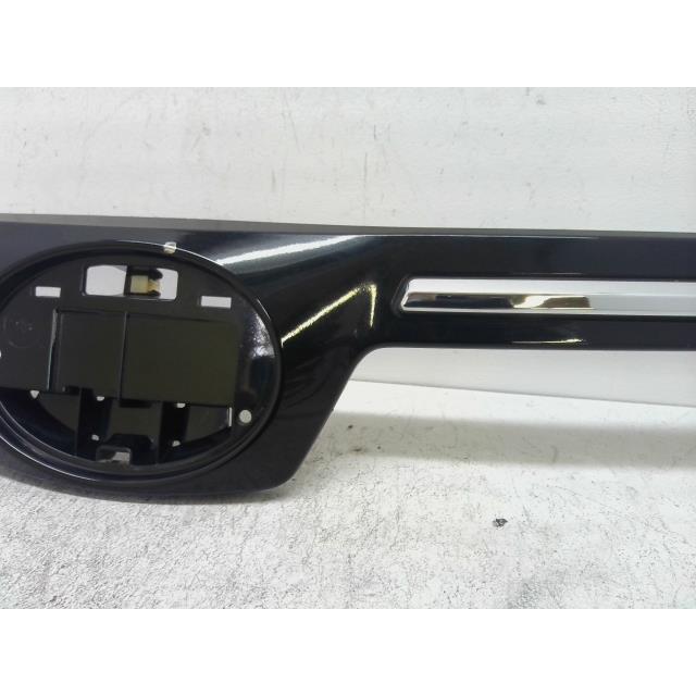ヴォクシー DBA-ZRR80W 「ボンネットモール」 202 75770-28130 前期 ZS
