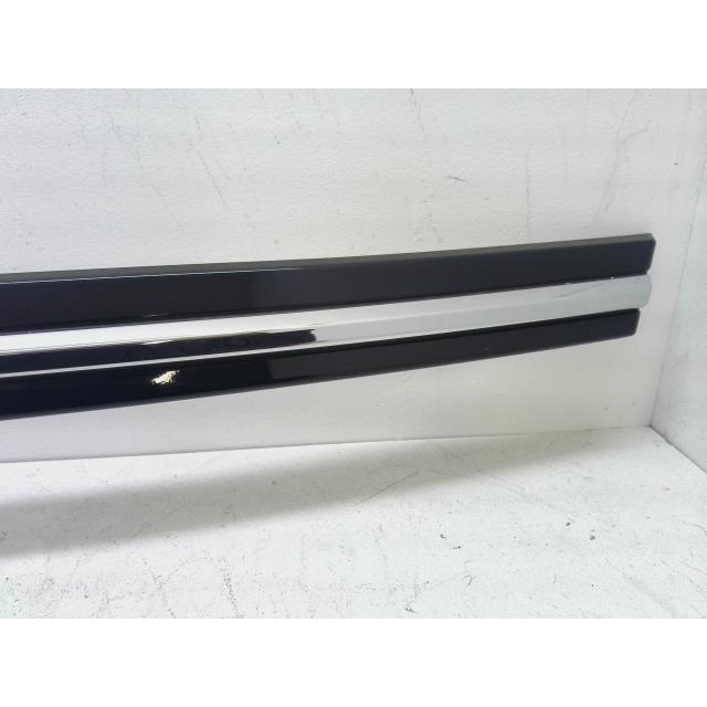 ヴォクシー DBA-ZRR80W 「ボンネットモール」 202 75770-28130 前期 ZS