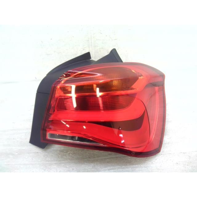 BMW 1シリーズ DBA-1A16 右 テール ランプ ライト レンズ A76 F20 118i