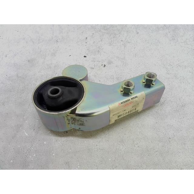 eKワゴン DBA-H82W 「エンジンマウント」 未使用保管品 リヤ用 yatsu
