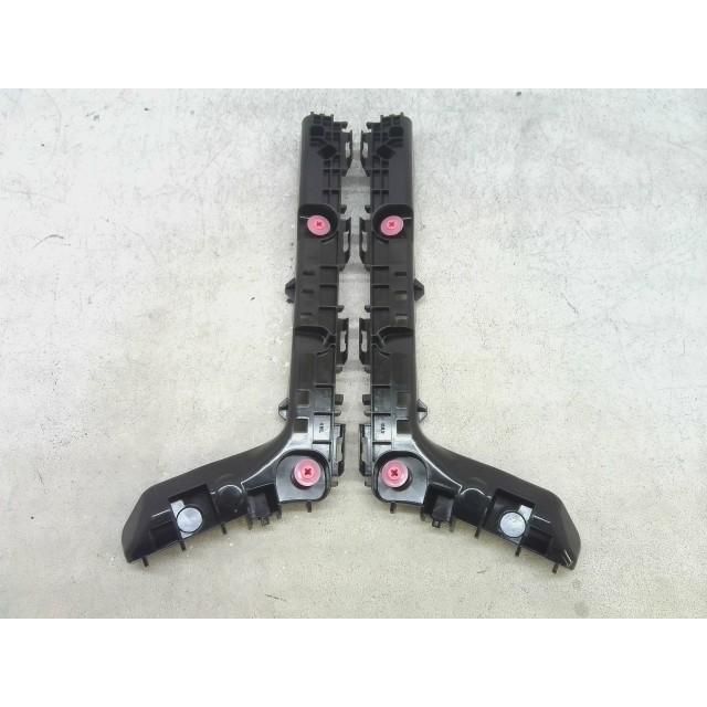 カローラツーリング 6AA-ZWE211W 「リヤバンパーブラケット」 未使用品