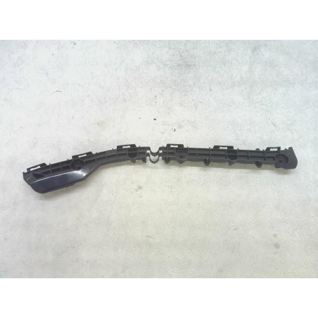 雅　中古　210mm前後 カローラフィールダー DBA-NZE161G 「リヤ左バンパーブラケット」 未