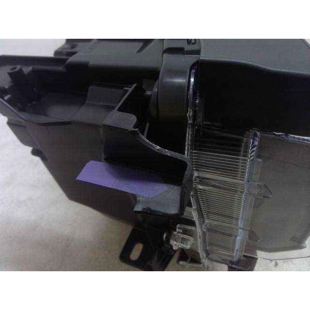 ランドクルーザー 3DA-GDJ250W 左 ヘッド ランプ ライト 60-347 3眼