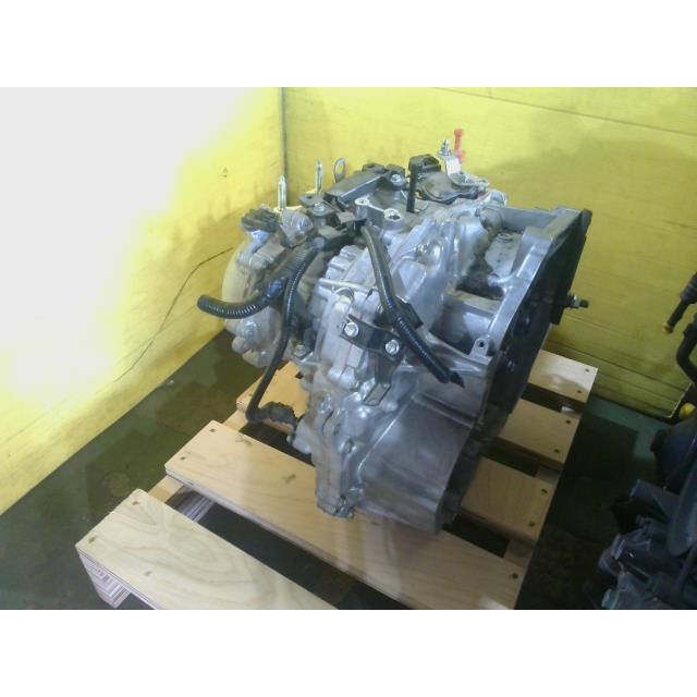 スイフト 5BA-ZC83S オートマ ミッション AT A/T ZMU 個人宅配送不可