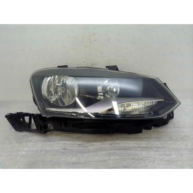 VW ポロ DBA-6RCBZ 右 ヘッドライト ハロゲン VW ポロ DBA-6RCBZ 右 ヘッド ランプ ライト 2T 1LE24705104 ハロゲン