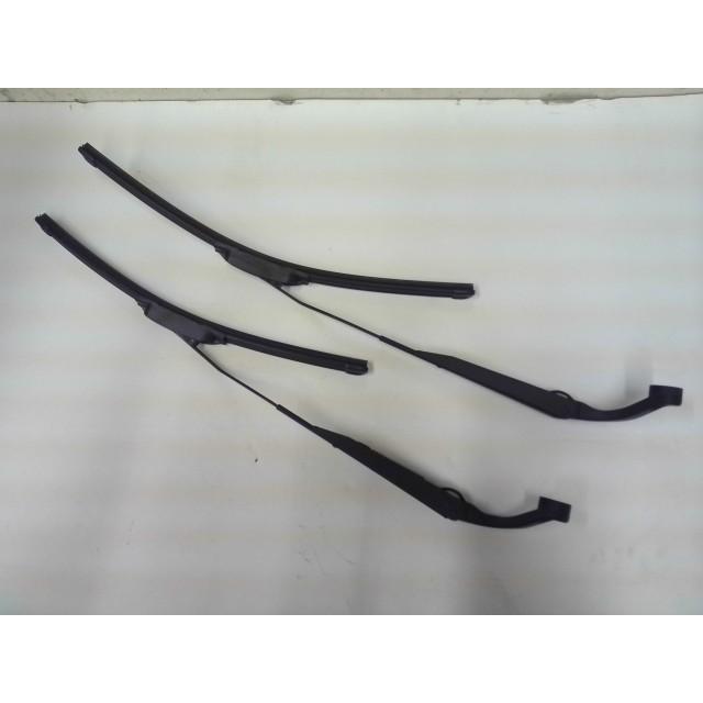 N-BOX 6BA-JF5 「ワイパーアーム左右セット」 NH731P yatsu : ヤツヅカ