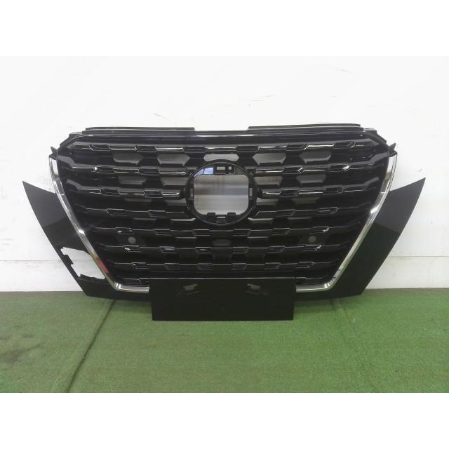 キックス 6AA-P15 フロント グリル 62310-5RY0A 未使用品 アラウンド