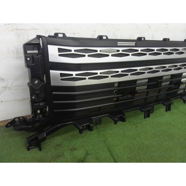 デリカD5 3DA-CV1W フロント グリル 7450B137 後期 STD 個人宅配送