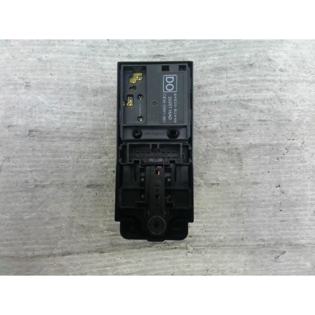タント DBA-LA600S パワーウインドウ PW スイッチ R67 yatsu : ヤツ
