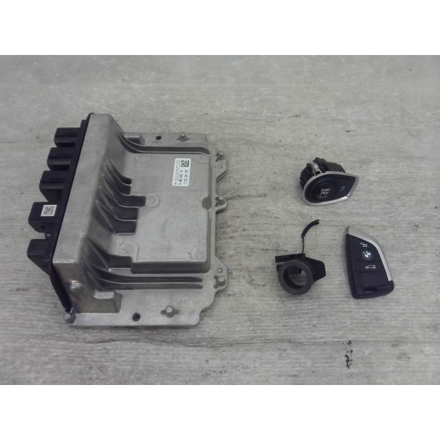 BMW 2シリーズ DBA-2D15 エンジン コンピューター コントロール ECU 