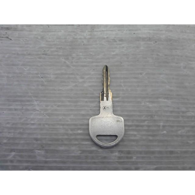 サンバー - V-KS4 ステアリング 新聞のコラム 矢がら 054   yatsu