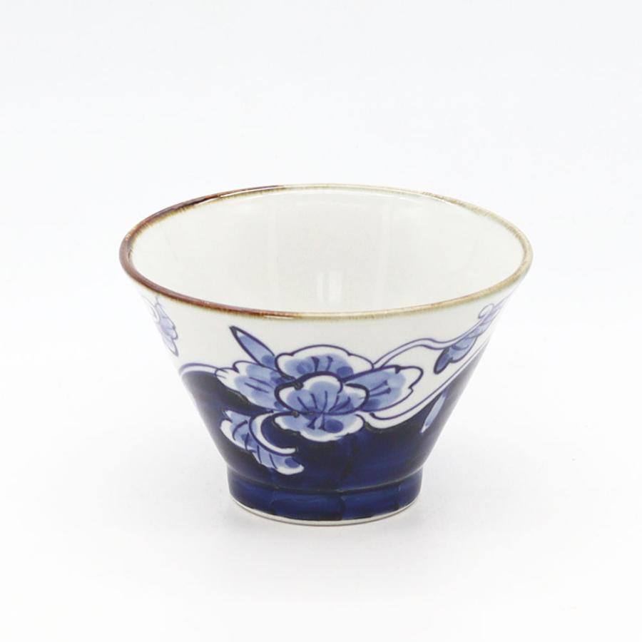 波佐見焼 翔芳窯 568碗 ボタン唐草 18071 茶碗 飯碗 陶器 手描き 西海