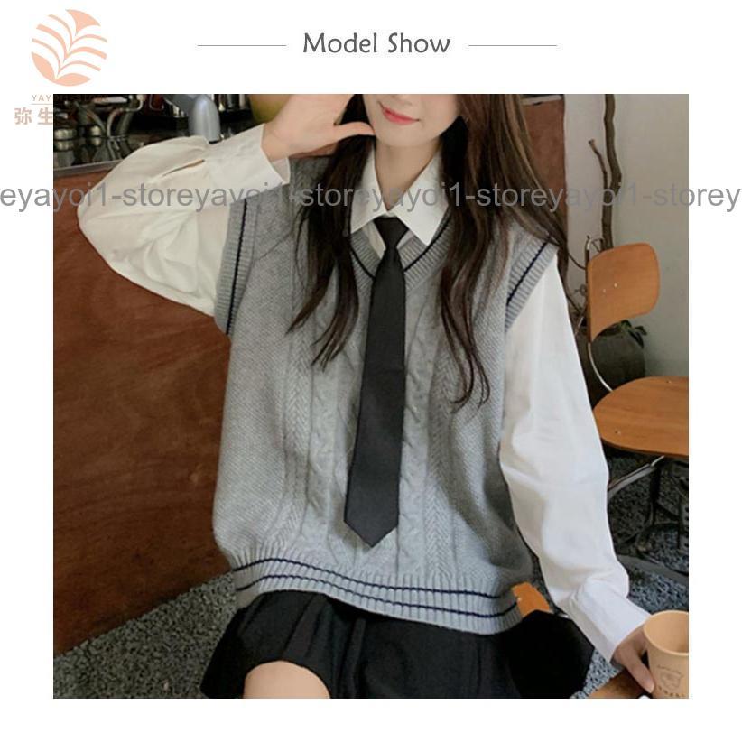 コスパCOSPAから販売のはぱたき学園Vネックニットのベスト Mサイズです。 ニットベスト スクール ベスト 制服 Vネック ライン入り ケーブル編み