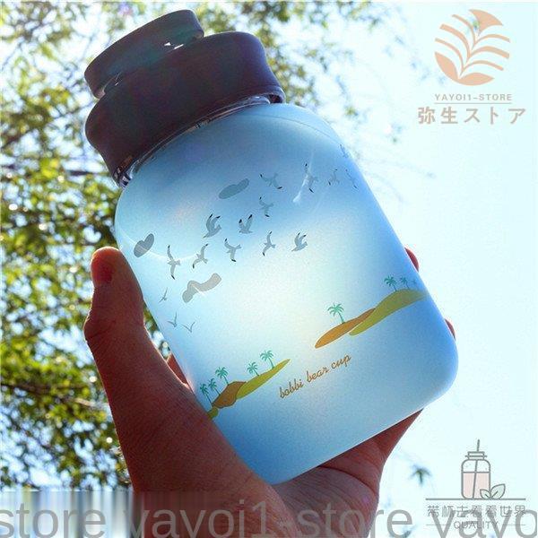 青いガラスのイルカのボトル