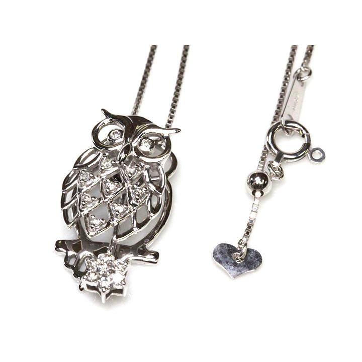 ダイヤが揺れてきらめく スイングネックレス 縁起物モチーフ・フクロウ