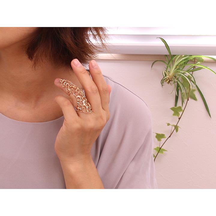 K18PGアーマーリング レースの美しい作り 指の関節を覆うロングサイズ