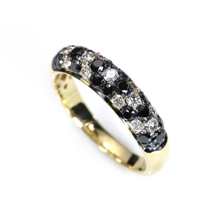 ブラックダイヤモンドの中に花咲く無色ダイヤのフラワー・びっしりパヴェ１ct K18（K18WG）リング 指輪 受注品の画像