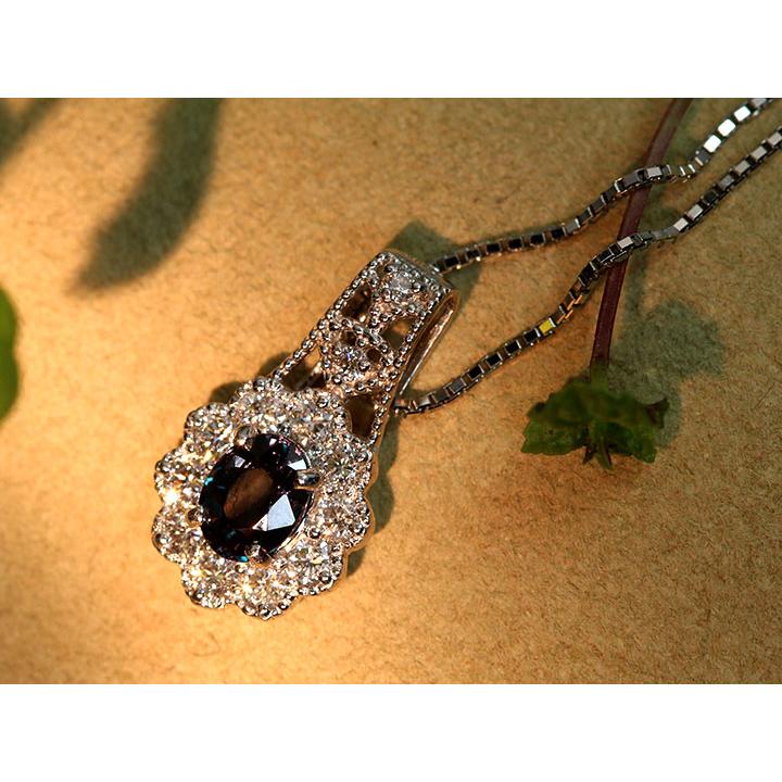 カラーチェンジガーネット0.51ct ダイヤモンド取り巻き0.27ct PT 
