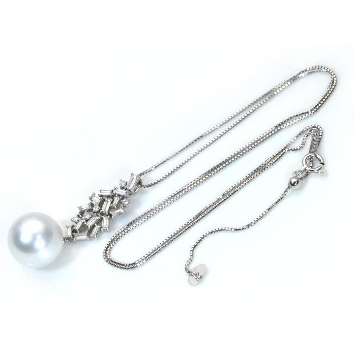南洋パール 白蝶真珠13mm 大粒が揺れる バケット＆ラウンドカットのダイヤモンドのスバル 0.60ct PTネックレス 縦ライン　1点ものの画像