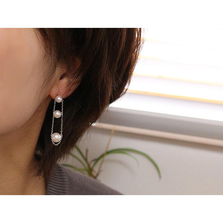 あこやパール 縦ラインに３珠真珠とチェーン人気デザイン K18WGピアス イヤリング加工可能 5.5〜8.0mm 受注品の画像