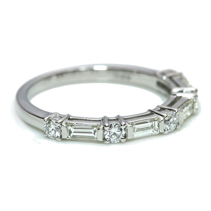 ダイヤモンド 角＆ラウンドダイヤモンド合計0.65ct 一文字に並ぶ PT900 プラチナ リング 指輪 スレンダー 重ねつけに最適 受注品の画像