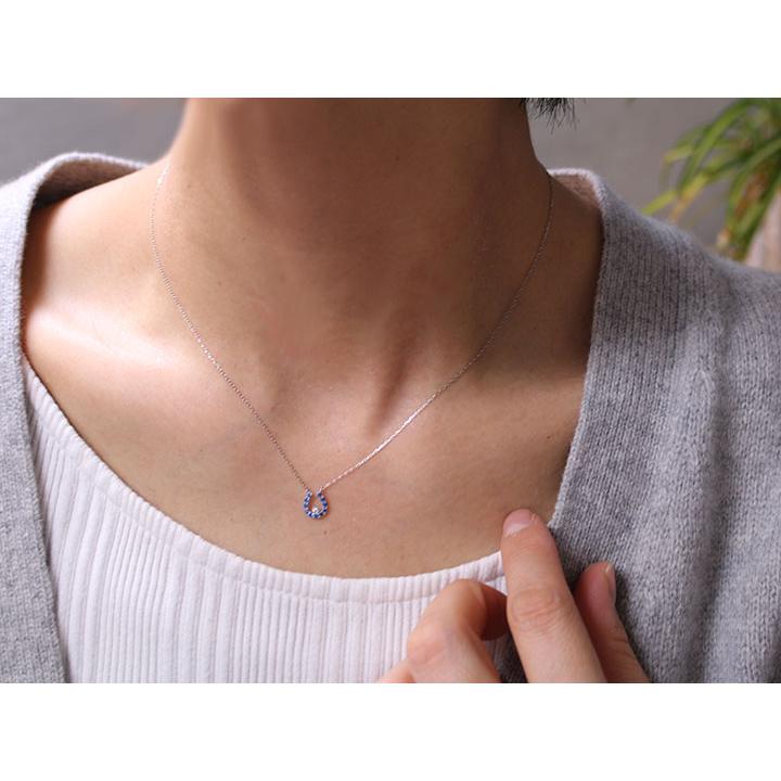 アウイナイト0.07ct 馬蹄の中に艶めくダイヤ一粒0.008ct 幸福モチーフ 濃厚コバルトブルー・ドイツの稀少石 PTプラチナ プチネックレス 受注品の画像