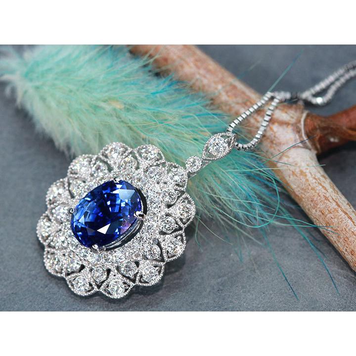 サファイア2カラット、ダイヤ0.43カラット、プラチナ900ペンダントトップ