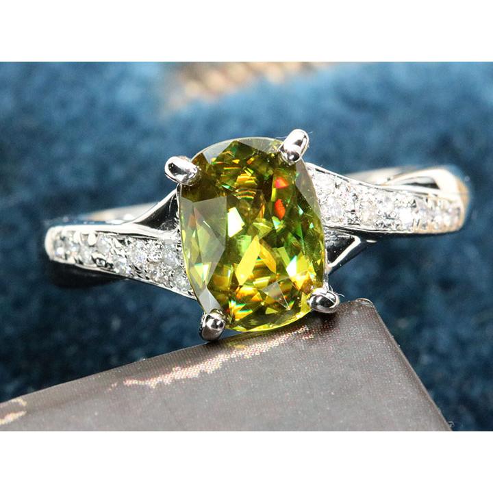 スフェーン 1.35カラット ダイヤモンド 0.11カラット PT900 プラチナ  