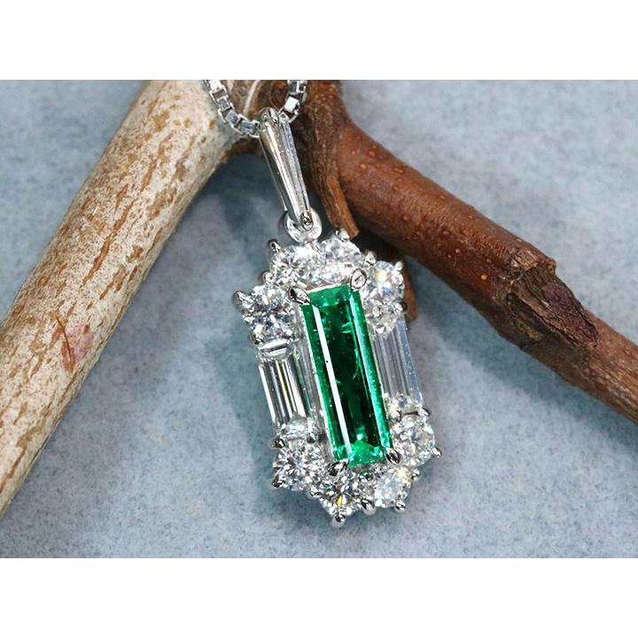エメラルド 0.38カラット ダイヤモンド 0.55カラット PT900（トップ