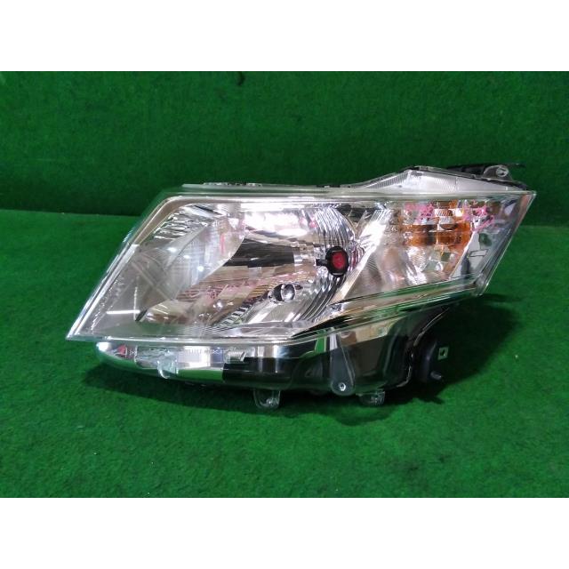 ルーミー DBA-M900A 左 ヘッド ライト ランプ B82 : 000064201310900 