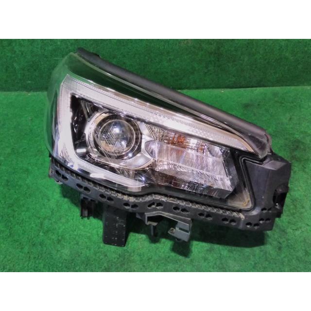 フォレスター 5AA-SKE 右 ヘッド ライト ランプ 61K : 000064271410800  