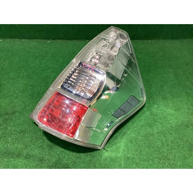 プリウスα DAA-ZVW41W 右 テール ランプ 070 : 山自販リサイクル