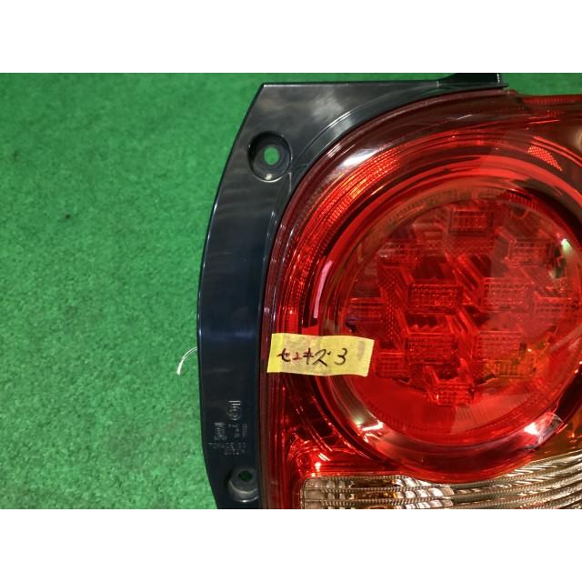 ムーヴ ムーヴキャンバス 5BA-LA800S 右 テール ランプ XF0 : 山自販
