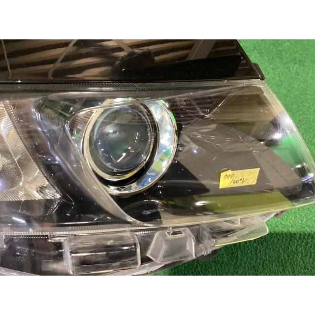 トヨタ ヴォクシー 後期右ヘッドライト D A Aー￼ ZWR80 ヴォクシー DAA-ZWR80G 右 ヘッド ライト ランプ 202 : 山自販