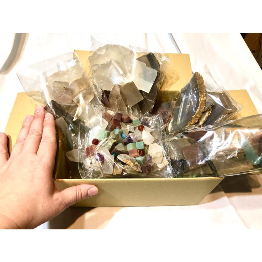 60サイズに原石ぎゅっと!端材アソート : 宝石研磨の匠 - 通販 60サイズに原石ぎゅっと!端材アソート : 宝石研磨の匠 - 通販
