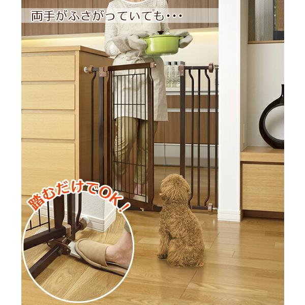 ペットゲート ベビーゲート ドア付き リッチェル ペット用木製ハンズフリーゲート ブラウン Br びーんず生活雑貨デポ 通販 Paypayモール