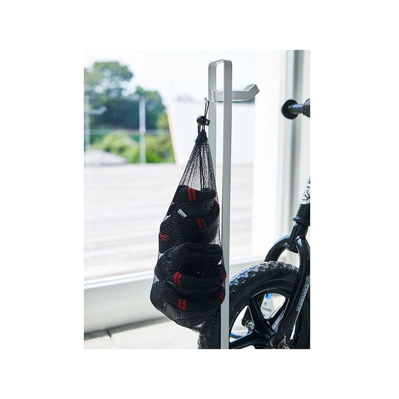 山崎実業 ストライダースタンド tower タワー ペダルなし自転車&ヘルメットスタンド ホワイト 4340 | 収納 子供用 自転車 玄関 :1063775:びーんず生活雑貨デポ 通販 山崎実業 ストライダースタンド tower タワー ペダルなし自転車&ヘルメットスタンド ホワイト 4340 | 収納 子供用 自転車 玄関 コンパクト シンプル おしゃれ
