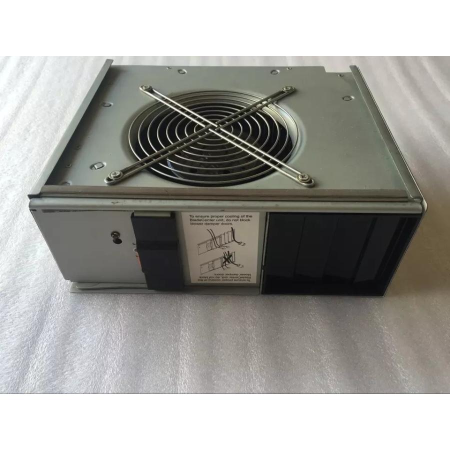 中古　IBM　8852　 68Y8205 68Y8202 68Y8331 ファン