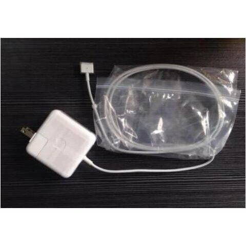 MacBook Air (11inch,Mid2013) 電源アダプタ付き