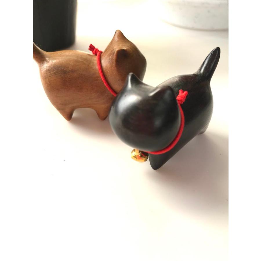 招き猫 木製 ネコ 置物 鈴付き 緑檀 黒檀 可愛い 癒し 商売繁盛 招き猫 木製 ネコ 置物 鈴付き 緑檀 黒檀 可愛い 癒し 商売繁盛