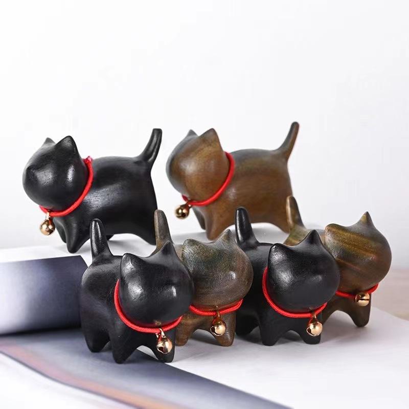 招き猫 木製 ネコ 置物 鈴付き 緑檀 黒檀 可愛い 癒し 商売繁盛 招き猫 木製 ネコ 置物 鈴付き 緑檀 黒檀 可愛い 癒し 商売繁盛