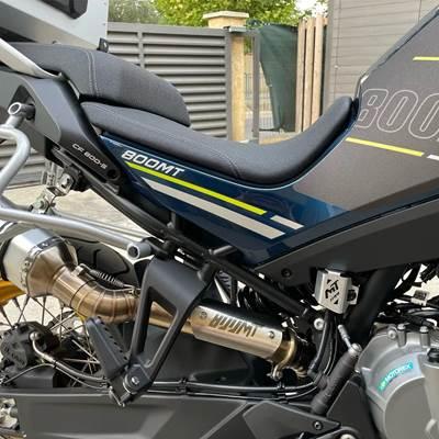 【並行輸入品】 バイク用温水シートクッション レトロ カスタムサドル カスタム 高低 30mm 800mtの画像